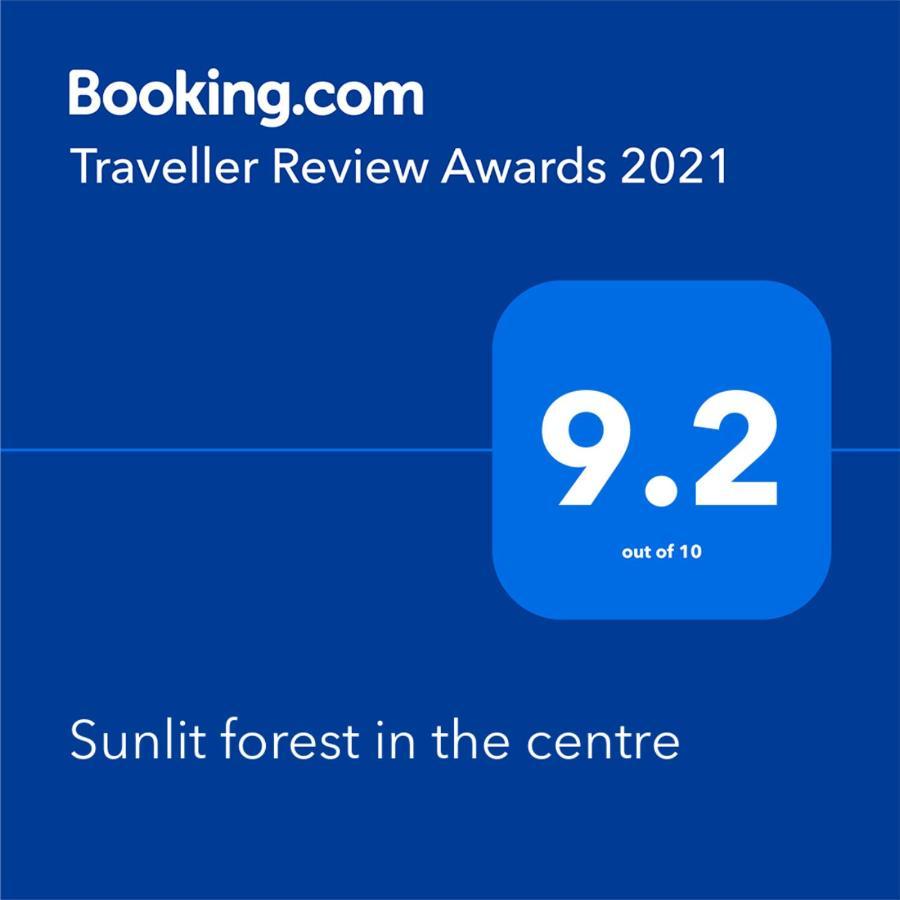 Sunlit Forest In The Centre Budapest Exterior photo